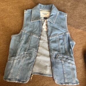 American eagle light wash zip up vest